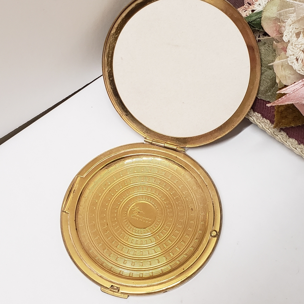 Vintage Elgin American Etched Compact - Picture 5 of 10